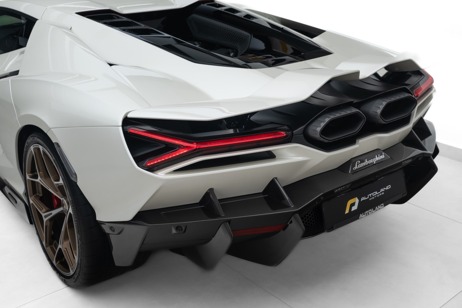 2024 LAMBORGHINI REVUELTO. FULL CARBON FIBER. STUNNING SPEC. MAIN DEALER WARRANTY AND SERVICE.